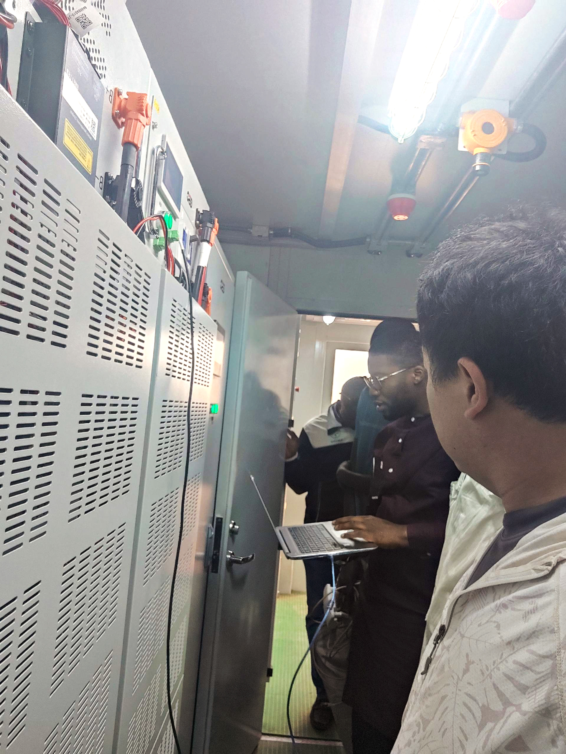 Commissioning the commercial battery storage system in Mali